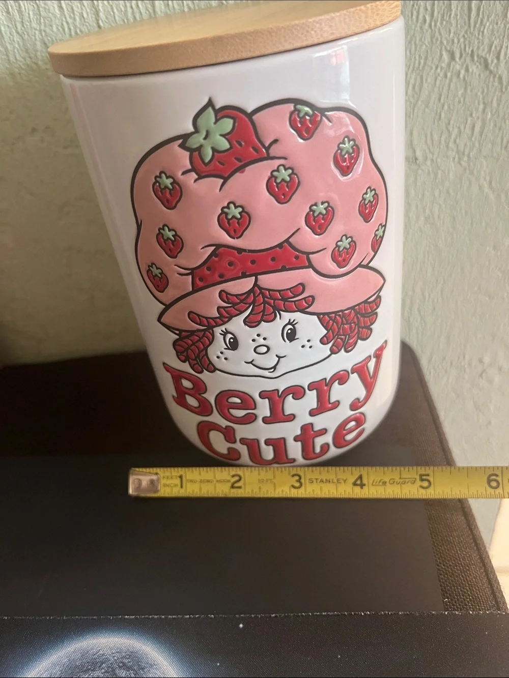 #2797*”5x7”Strawberry Shortcake 'Berry Cute' Pink Ceramic Canister W/Cork Lid